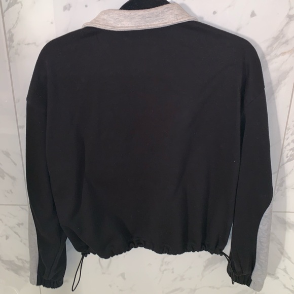 Garage half zip - Picture 2 of 3